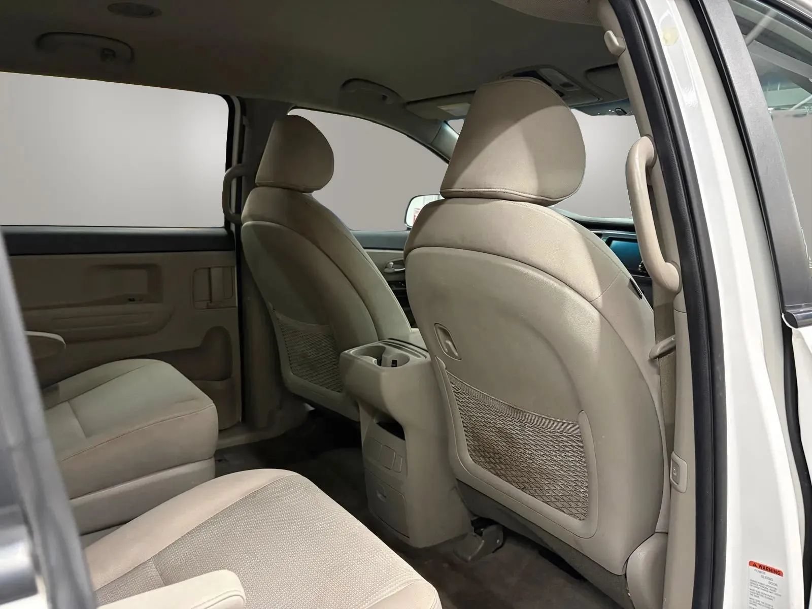 Used 2020 Kia Sedona LX FWD image 19