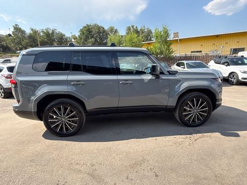 Used 2026 Lexus GX 550 w/ Accessory Package (2T) AWD/4WD image 8
