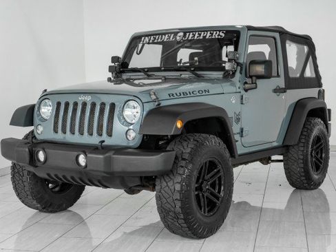 Used 2015 Jeep Wrangler Rubicon w/ Power Convenience Group image 4