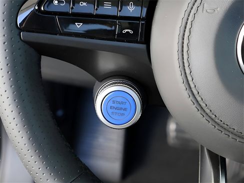 New 2025 Maserati Grecale Modena image 32