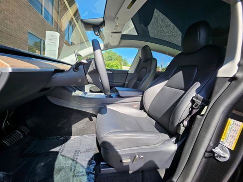 Used 2024 Tesla Model Y Long Range AWD/4WD image 37