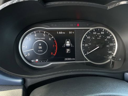 Used 2025 Nissan Versa SV FWD image 31