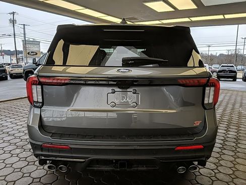 Certified 2025 Ford Explorer ST image 7