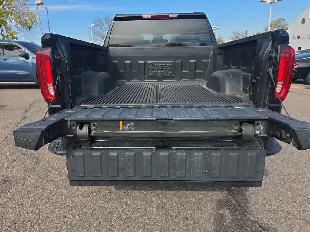 Used 2025 GMC Sierra 1500 SLT AWD/4WD image 17