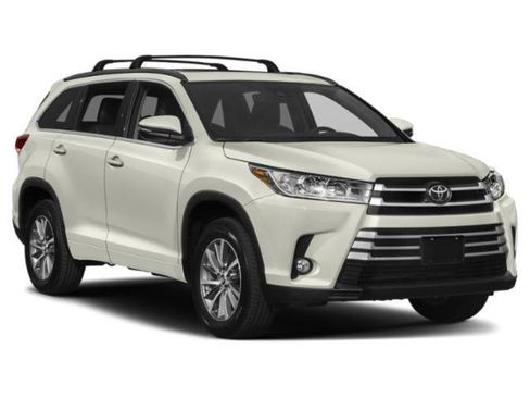 Used 2019 Toyota Highlander XLE FWD image 6