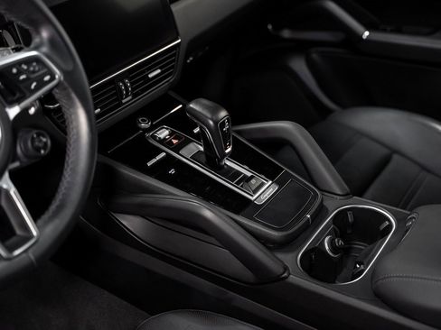 Used 2021 Porsche Cayenne Coupe image 56