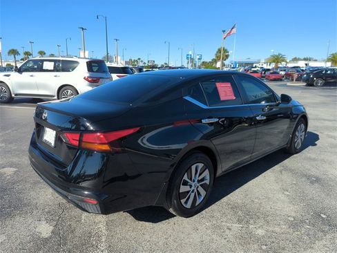 Certified 2024 Nissan Altima 2.5 S image 3