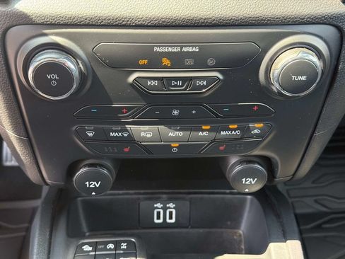 Used 2023 Ford Ranger Lariat w/ Tremor Off-Road Package AWD/4WD image 25