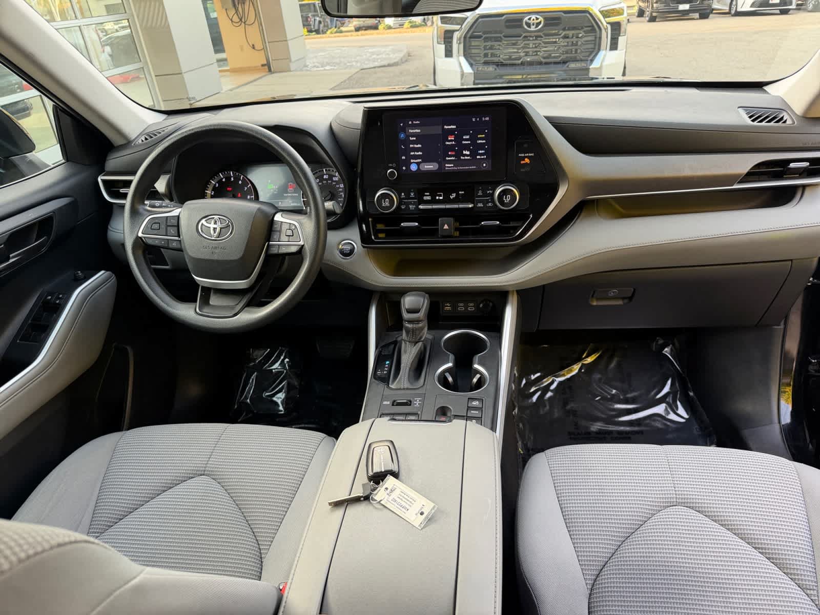 Used 2023 Toyota Highlander L AWD/4WD image 44