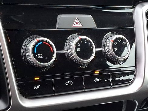 Used 2023 Kia Sorento LX image 15