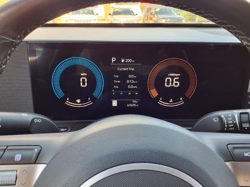 Used 2025 Hyundai Kona SEL AWD/4WD image 14