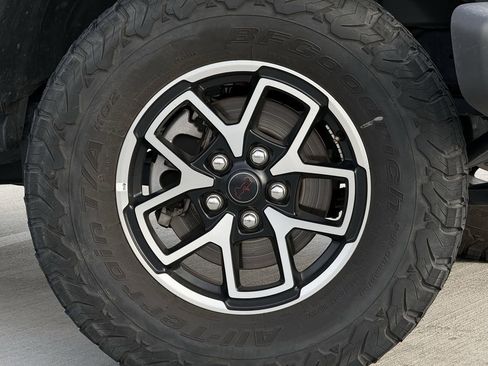 Used 2025 Jeep Wrangler Unlimited Rubicon image 8