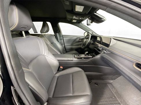 Certified 2025 Toyota Crown Signia w/ Advanced Technology Package AWD/4WD image 45