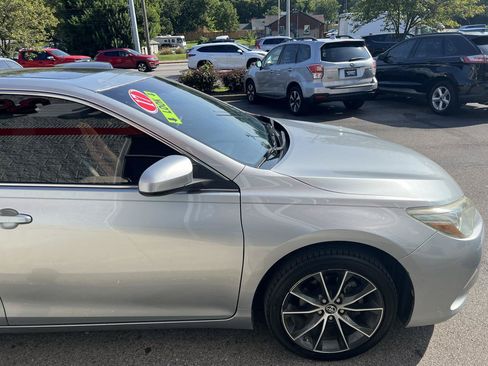 Used 2017 Toyota Camry XSE w/ Moonroof Package FWD image 7