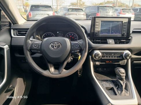 Used 2021 Toyota RAV4 LE image 25