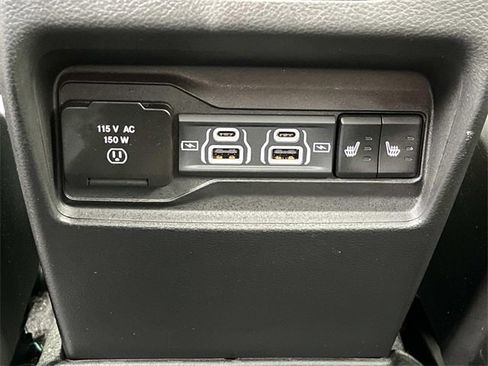 Used 2024 Jeep Grand Cherokee Overland w/ Luxury Tech Group IV image 20