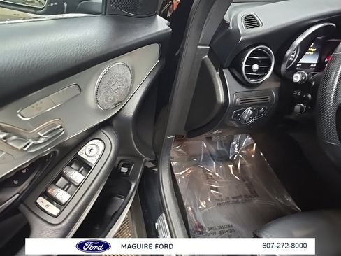 Used 2019 Mercedes-Benz GLC 300 4MATIC image 31