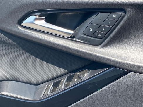 New 2026 Chevrolet Equinox RS w/ Convenience Package III FWD image 21