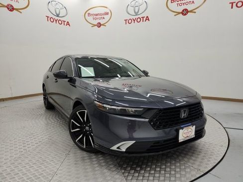 Used 2023 Honda Accord Touring image 1