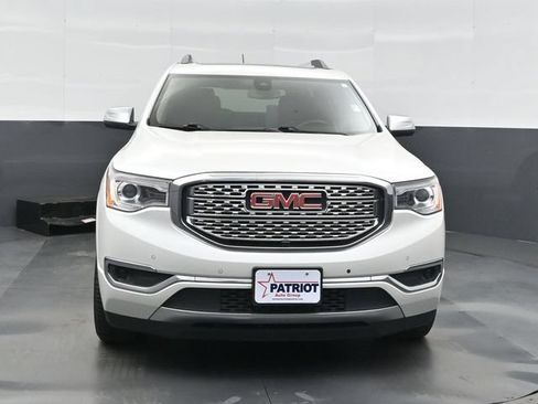 Used 2019 GMC Acadia Denali w/ Technology Package FWD image 12