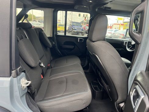 Used 2024 Jeep Wrangler Unlimited Rubicon 4xe image 33