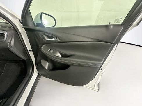 Used 2025 Buick Encore GX Preferred FWD image 30