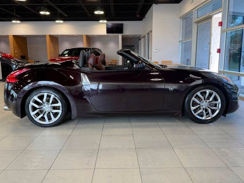 Used 2014 Nissan 370Z Touring RWD image 16