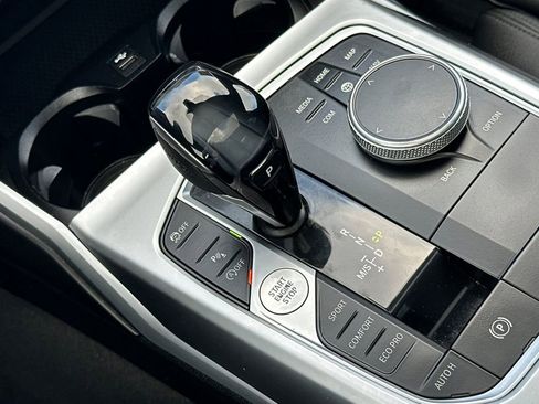 Used 2019 BMW 330i Sedan w/ Driving Assistance Package image 21