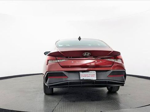 Used 2024 Hyundai Elantra SEL FWD image 7