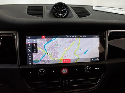 New 2025 Porsche Macan image 27