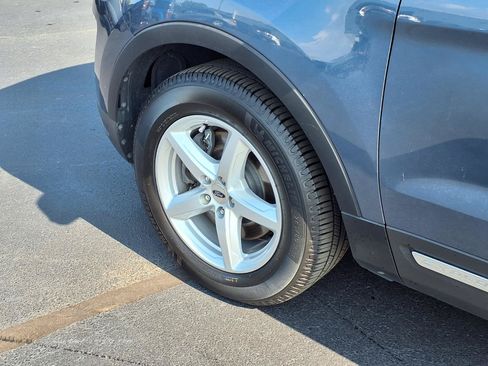 Used 2019 Ford Explorer XLT w/ Equipment Group 202A FWD image 29