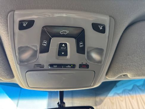 Used 2014 Toyota Sienna XLE w/ XLE Premium Package FWD image 21