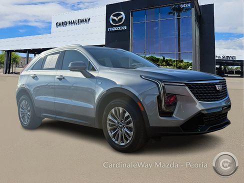 Used 2025 Cadillac XT4 Premium Luxury image 11