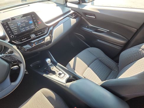 Used 2021 Toyota C-HR LE FWD image 13
