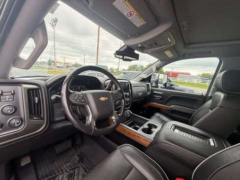 Used 2019 Chevrolet Silverado 2500 High Country w/ Duramax Plus Package AWD/4WD image 14