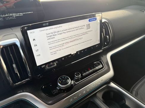 New 2025 Ford Expedition Platinum w/ Stealth Appearance Package image 14