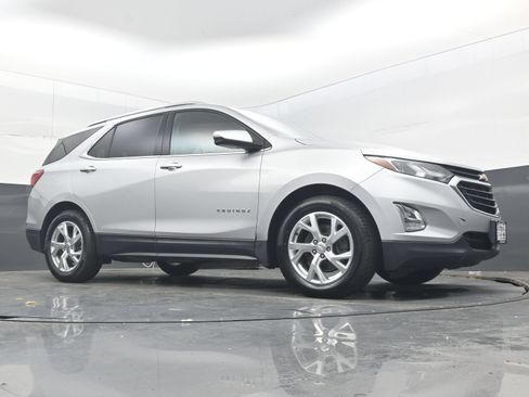 Used 2019 Chevrolet Equinox LT w/ Sun & Navigation Package FWD image 26