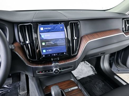 Certified 2023 Volvo XC60 B5 Plus w/ Climate Package AWD/4WD image 13