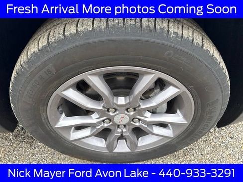Used 2024 GMC Terrain SLT AWD/4WD image 16