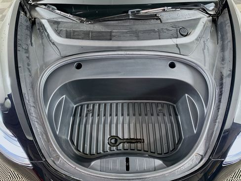 Used 2023 Tesla Model 3 Standard Range image 32