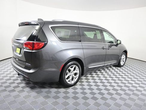 Used 2020 Chrysler Pacifica Limited image 6