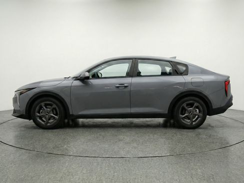 Used 2025 Kia K4 LXS image 5