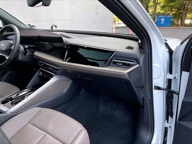 Certified 2025 Audi Q5 Premium w/ 19" Wheel Package AWD/4WD image 21