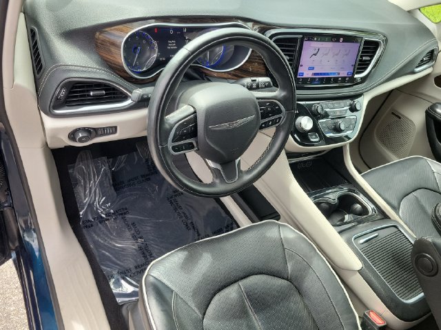 Used 2022 Chrysler Pacifica Limited w/ Uconnect Theater Family Group AWD/4WD image 17