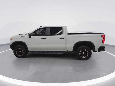 Used 2024 Chevrolet Silverado 1500 ZR2 w/ Technology Package AWD/4WD image 6
