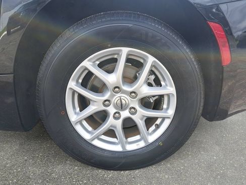 Certified 2023 Chrysler Voyager LX FWD image 34