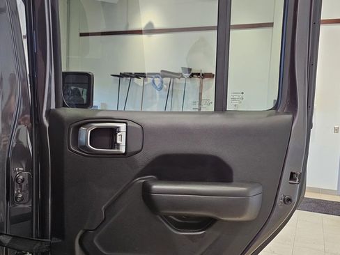 Used 2020 Jeep Gladiator Sport w/ Quick Order Package 24S image 34