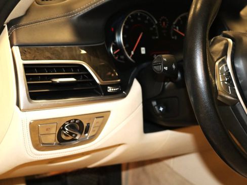 Used 2016 BMW 740i RWD image 42