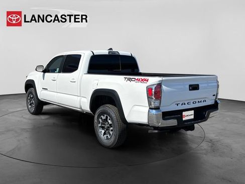 Certified 2023 Toyota Tacoma TRD Off-Road AWD/4WD image 5