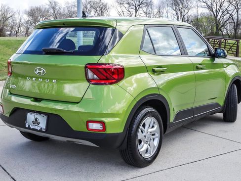 Used 2021 Hyundai Venue SE image 14
